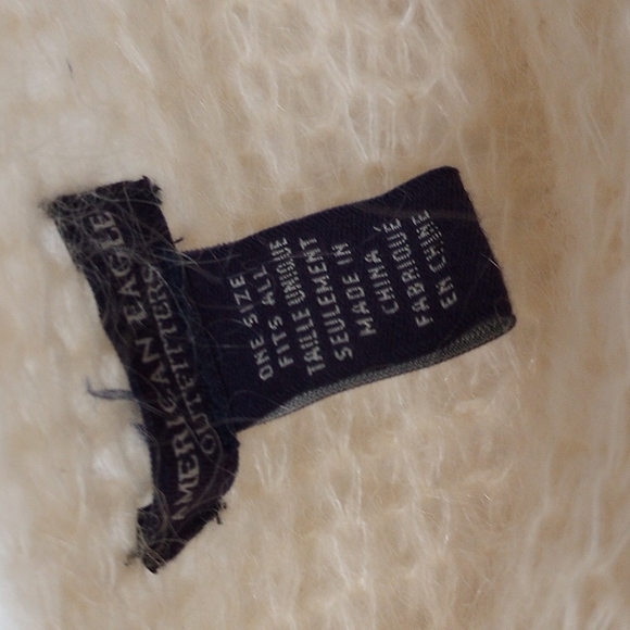 American Eagle Pullover Shawl - Picture 3 of 5